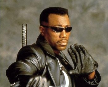 blade articol filmul cu blade si vampiri dracula cum omara blade vampirii
